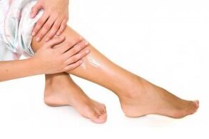 Treat varicose veins in legs with ointment
